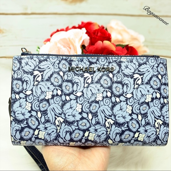 Michael Kors Jet Set travel double zip wristlet - Picture 6 of 6